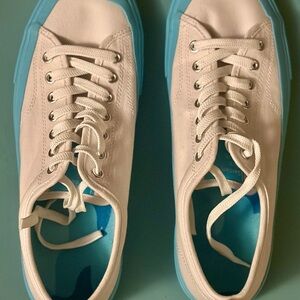 Chick-Fil-A Classic White Canvas Sneakers with Turquoise Soles, M9